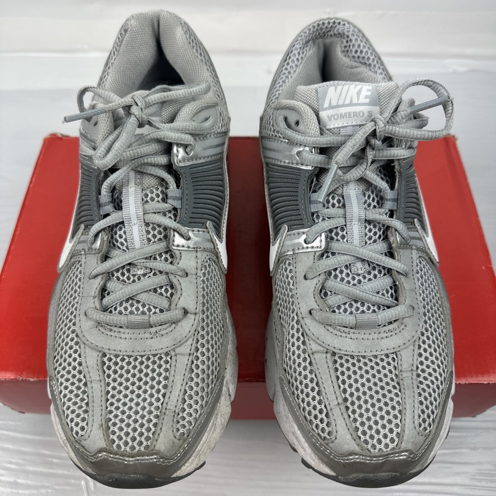 Nike Zoom Vomero 5 SE, Platinum Tint/Cashmere/Iron Grey, Men's Size 9.5